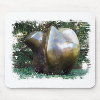 Een sculptuur van de stad Kansas in het park Muismat