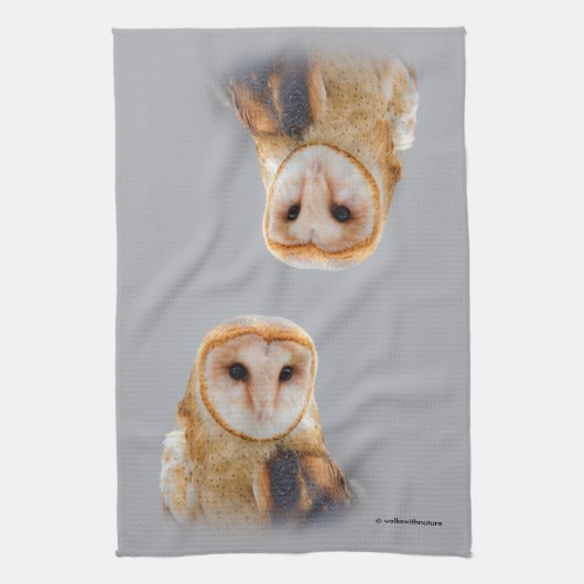 Een Serene en een mooie Barn Owl Theedoek (Verticaal)