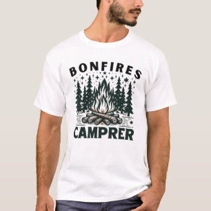 Een serene kampeer scène met een sterrenhemel kamp t-shirt
