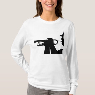 Een servicelid speelt een melodie t-shirt