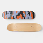 Een skateboard met een levendig design erop. (Horizontaal)