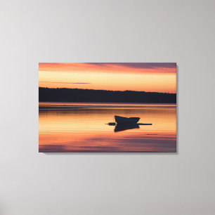 Een skiff bij zonsopgang in Eggemoggin Reach in Li Canvas Afdruk