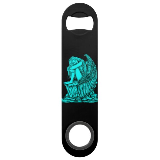 Een slapende engel op de Stone Speed Flessenopener (Voorkant)