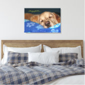 Een slaperige Golden Retriever Canvas Afdruk (Insitu (Slaapkamer))