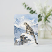 Een sneeuwluipaard op een besneeuwde bergtop briefkaart (Staand voorkant)