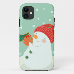 Een sneeuwman die een versiering aan een boom hang iPhone 11 hoesje