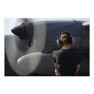 Een soldaat bewaakt de prestaties foto afdruk