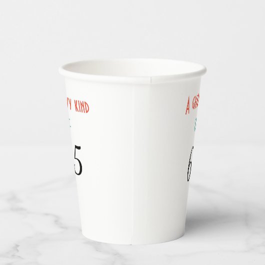 Een soort groovy van 65 papieren bekers (Rechts)