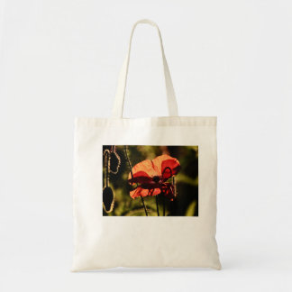 Een speciaal moment in de tuin tote bag