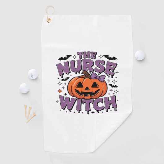 Een speels ontwerp met een pompoenheks met een golfhanddoek (Insitu)