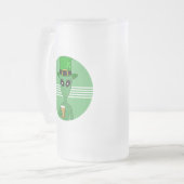 Een St. Patrick's Alien Matglas Bierpul (Voorkant links)