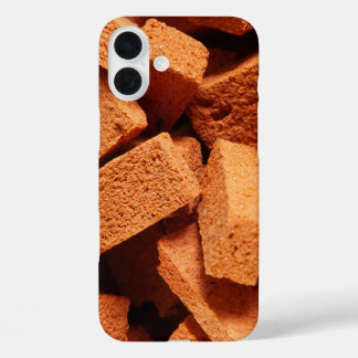 Een stapel bakstenen constructie iPhone 16 plus hoesje