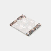 Een stapel van knuppels - één cent uitspreide acht post-it® notes (Schuin)