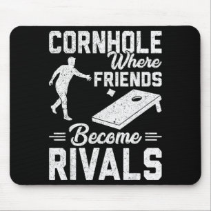 Een stel dat samen Cornhole speelt - Valentijn Muismat