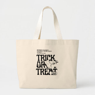 Een stijlvolle en enge Halloween heks overal Grote Tote Bag
