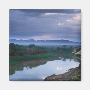 Een stormachtige ochtend met bedreigende wolken magneet