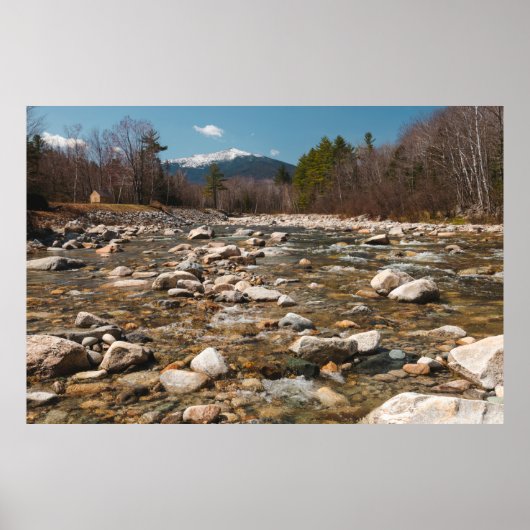 Een stromende rivier met helder water dat stroomt poster (Voorkant)