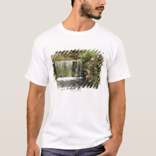Een stroom en waterval in het natuurpark Dartmoor T-shirt