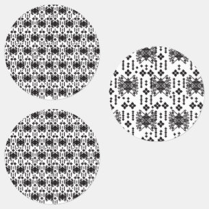 Een symmetrisch monochroom ontwerp met ingewikkeld labels
