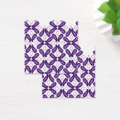 Een symmetrisch patroon met witte en paarse m vierkante visitekaartjes (Bureau)