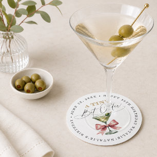 Een Tini Bit Ouder Martini Roze Strik Verjaardag Ronde Kartonnen Onderzetter