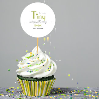 Een tini is onderweg naar het Baby shower Ronde Sticker