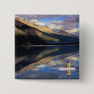 Een toren op het Banff Lake in de Canada MR) Vierkante Button 5,1 Cm