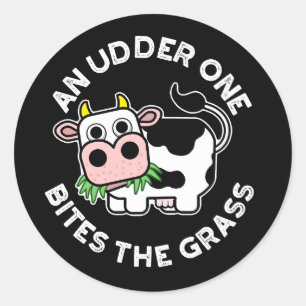 Een udder betrapt de grasschimmelige Koe Pun Dark Ronde Sticker