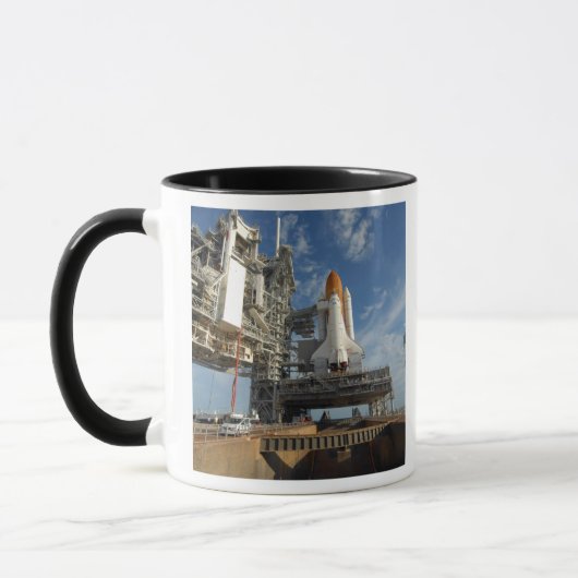 Een uitzicht Space Shuttle Atlantis op Lancering P Mok (Links)