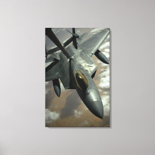 Een US Air Force F-22 Raptor wordt gevuld door een Canvas Afdruk