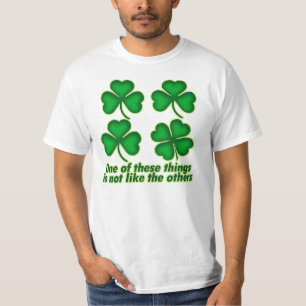 Een van deze dingen is niet zoals de andere... t-shirt