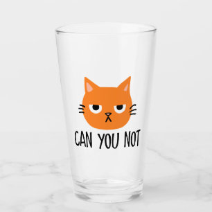 Een vervelende kat kan je niet schelen. glas