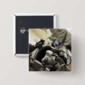 Een volledig gemonteerde stuurhutbemanningshelm vierkante button 5,1 cm (Voorkant /achterkant)