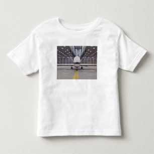 Een voorste uitzicht van een onbemand vliegtuig va kinder shirts