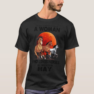 Een vrouw die van paarden houdt en in mei werd geb t-shirt