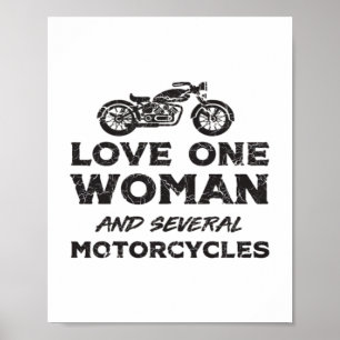 Eén vrouw en verschillende motorfietsen essentieel poster