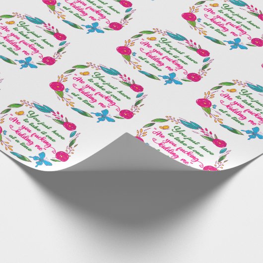 Een vrouw zei eens dat ik hier buiten ben cadeaupapier (Hoek)