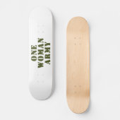 EEN VROUWELIJK LEGER SKATEBOARD (Voorkant)