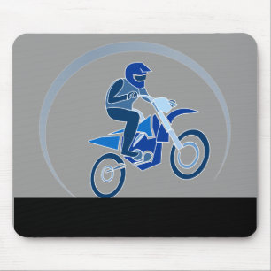 Een vuile motorrijder die een wieltje doet. muismat