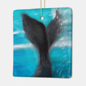 Een walvis keramisch ornament (Links)