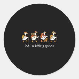 Een wandelende gans schattige gans buiten natuur w ronde sticker