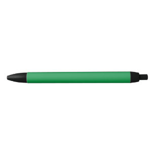 Een weelderige groene achtergrond met een schone w zwarte inkt pen