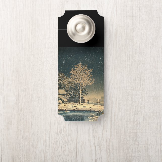 Een winterdag op de Sumida rivier in Japan (Op knop)