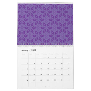 Een wit inpakpapier met een herhalend patroon van kalender