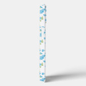 Een witte achtergrond met blauwe bloemen en groene Case-Mate iPhone case (Achterkant / Rechts)