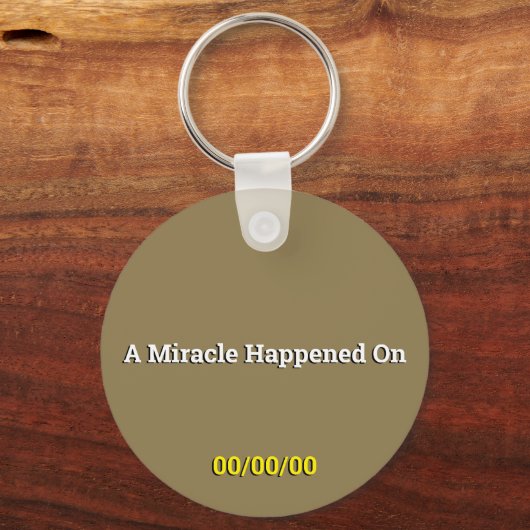 Een Wonder Gebeurde CUSTOM DATE Sober Een Munt Sleutelhanger (Achterkant)