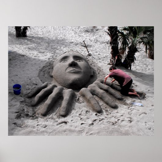 Een zandsculptuur maken in de lente in Marbella Poster (Voorkant)