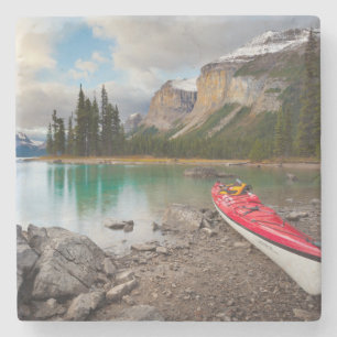 Een zee kayak aan de kust van Spirit Stenen Onderzetter