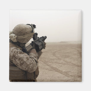 Een zee vuurt de M-32 Magneet