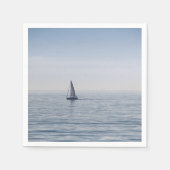 Een zeilboot op een rustig zee servet (Voorkant)